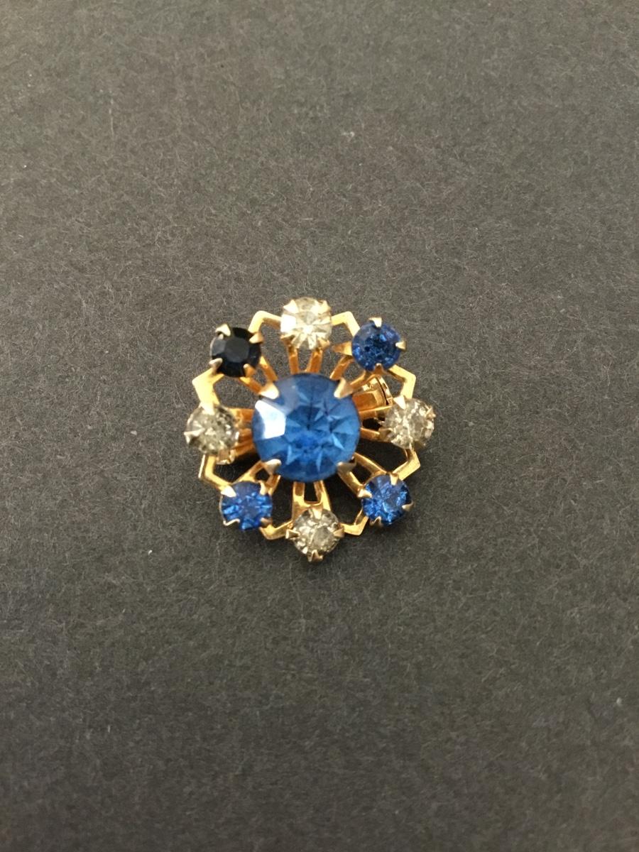 Vintage petite, rhinestone pin | EstateSales.org