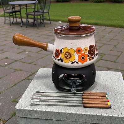 Vintage 1970's Enamel Fondue set with a Floral Design