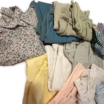 Women’s Clothes/Nightgowns+ Lot