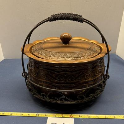 Pot with Carrier