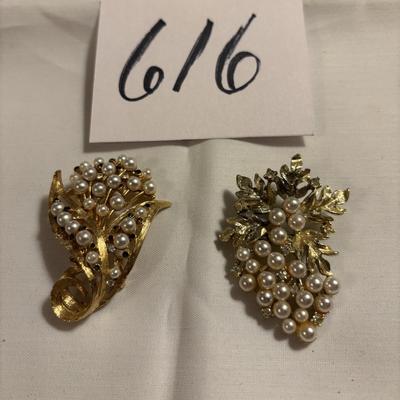 Brooch Lot