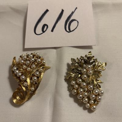 Brooch Lot