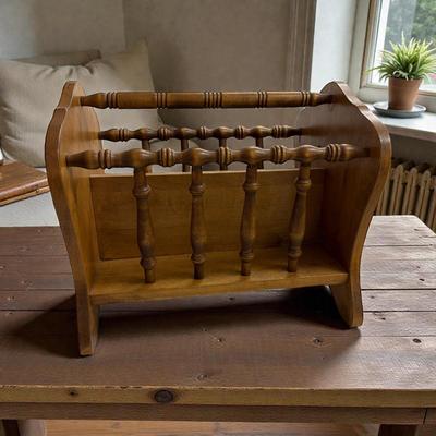 Vintage Early American Ethan Allen Solid Wood Maple Magazine Rack