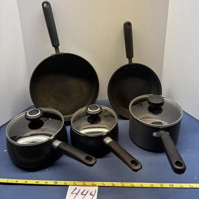 Pampered Chef Pan Set
