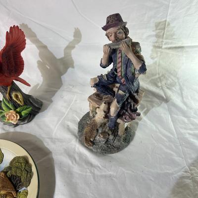 Decorative Figurines