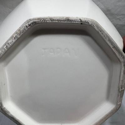 White Vintage soup Serving / punch bowl Dish