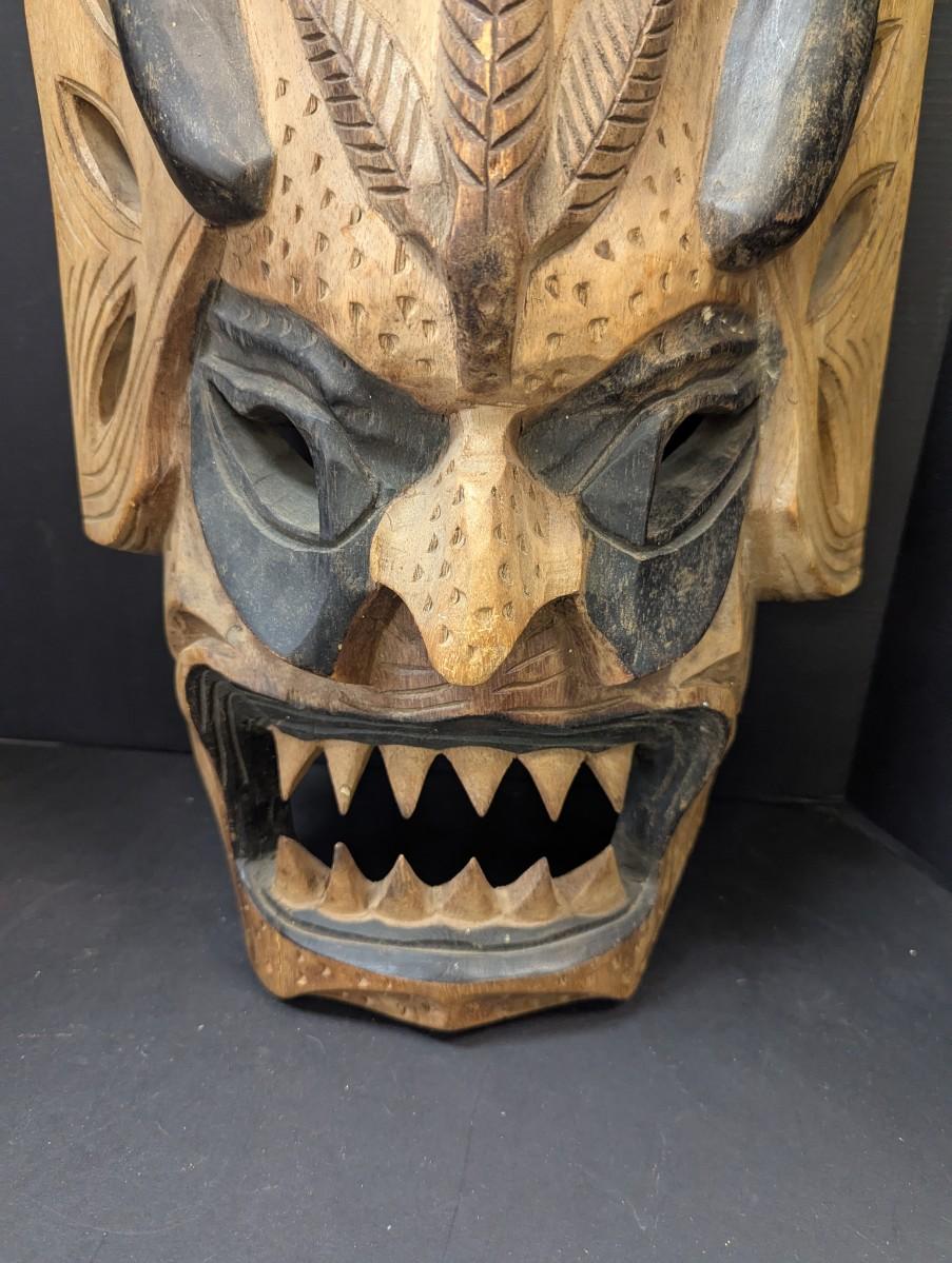 Primitive Wood Hand Carved Tribal African Mask #24 | EstateSales.org