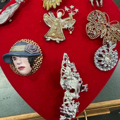 Be Still My Heart Look at all the Brooches