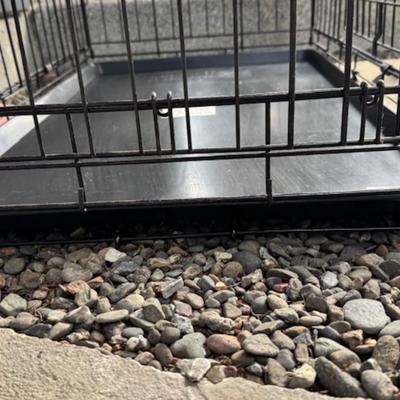 DOG CRATE/KENNEL AND MORE