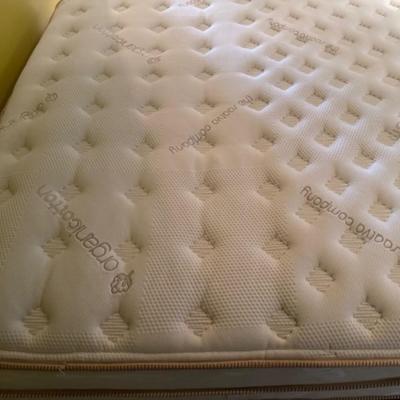 QUEEN MATTRESS ON PLATFORM BED