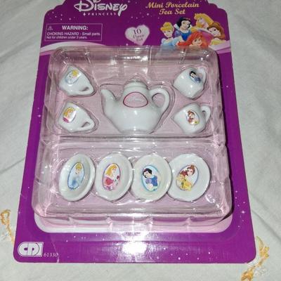Childs Disney Princesses Miniature Tea set