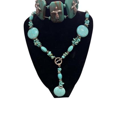 Turquoise Colored Beaded Necklace and Bracelet Set