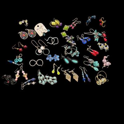 Lot of Earrings