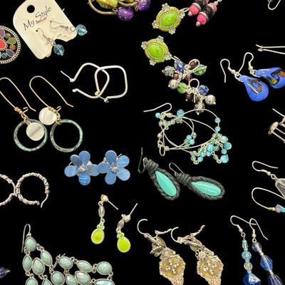 Lot of Earrings