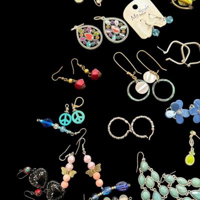 Lot of Earrings