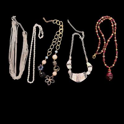 Assorted Set of 5 necklaces