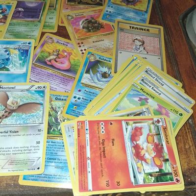 Pokémon Cards featuring Jolteon Card