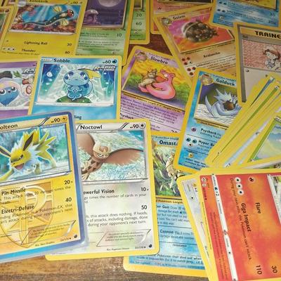 Pokémon Cards featuring Jolteon Card