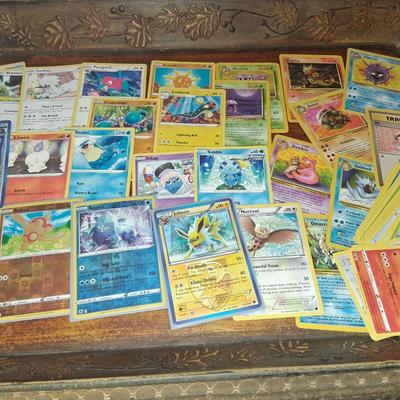 Pokémon Cards featuring Jolteon Card