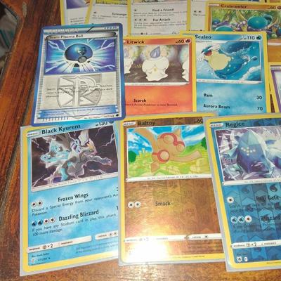 Pokémon Cards featuring Jolteon Card