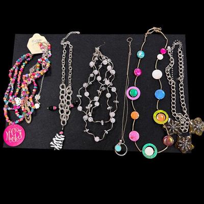 Assortment of 6 colorful necklaces