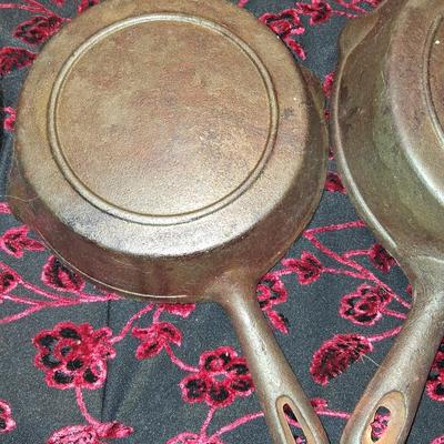 3 Cast Iron Cooking Pans
