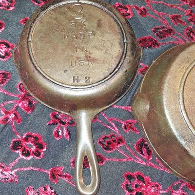 3 Cast Iron Cooking Pans