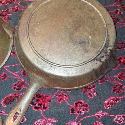 3 Cast Iron Cooking Pans