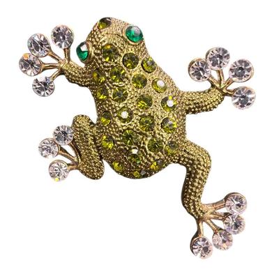 Vintage Monet Gold Tone Green Rhinestone Crawling Frog Brooch