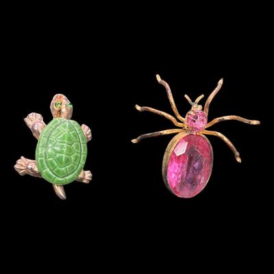 Set of 2 Vintage Enamel and Gold Tone Scatter Pins, One a Turtle and one A Spider With a Pink Rhinestone