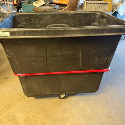 Heavy Duty Rubbermaid Rolling Bin / Cart