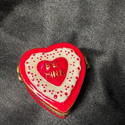 Vintage Be Mine Heart Trinket Box Porcelain Hinged Valentine Candy Box