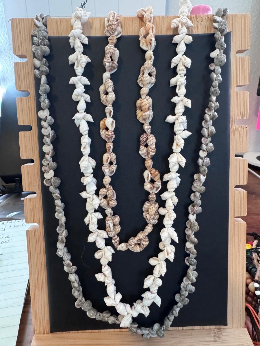 3 Strands of Shells | EstateSales.org