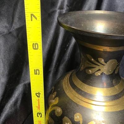 Vintage Indian Black & Gold Etched Brass Floral Vase – Hand Engraved Nakkashi Decor