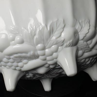 Vintage Indiana Glass “Garland” White Milk Glass Footed Oval Fruit Bowl Centerpiece