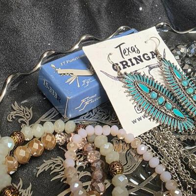 Vintage Jewelry Bundle with Turquoise Earrings Agate Pendant Watch Bundle 2