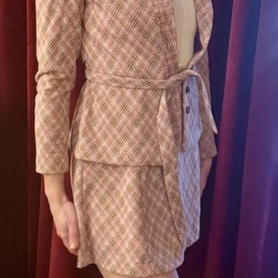 3 Skirt Suit Outfits