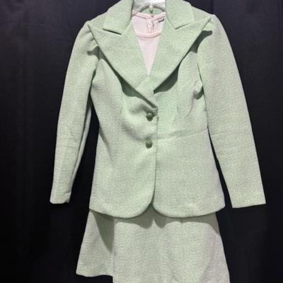 3 Skirt Suit Outfits