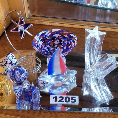 1205 - 8 Piece Decorative Glass