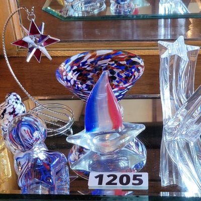 1205 - 8 Piece Decorative Glass