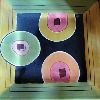 1206 - 8 Pieces Vicki Carroll Modern Dishes