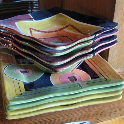 1206 - 8 Pieces Vicki Carroll Modern Dishes