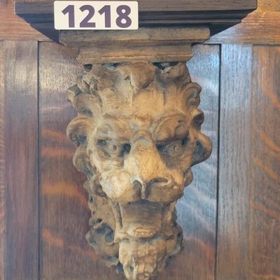 1218 - Lion Wall Shelf