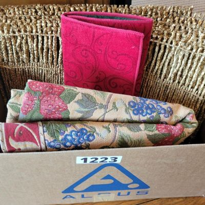 1223 - Misc. Box Lot Placemats +