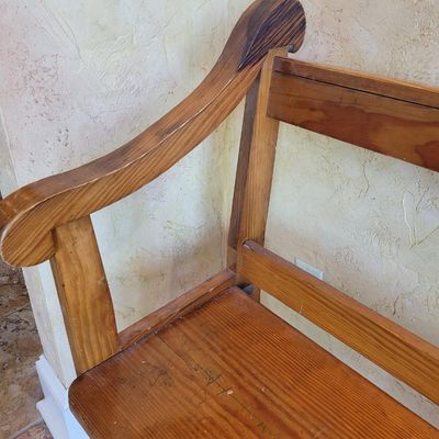 1235 - Pine Railroad Bench with Arms