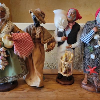 1238 - French Santons Figures lot of 10