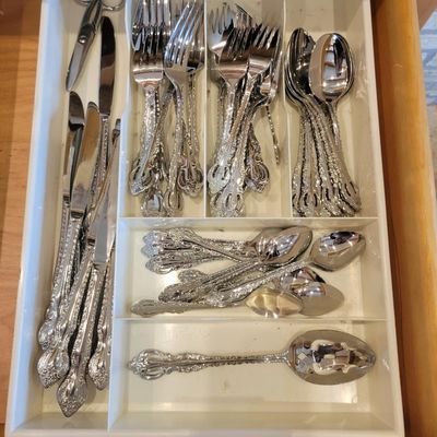 1254 - Wallace silver plate Flatware Service