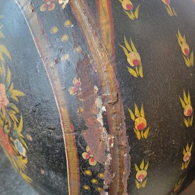 1259 - pr. Anglo Raj Hand Hammered Metal Olive Oil Jugs