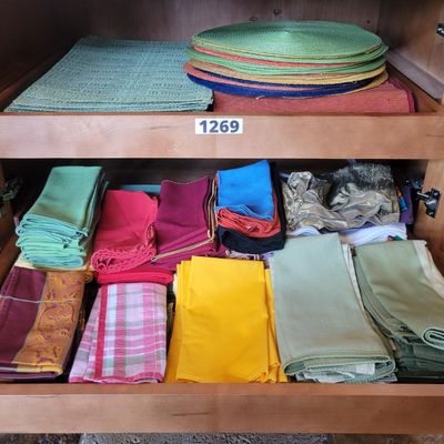 1269 - Contents of Cabinet