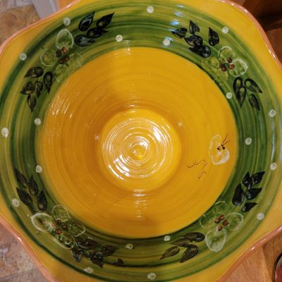 1293 - 3 Shelves of Dishes